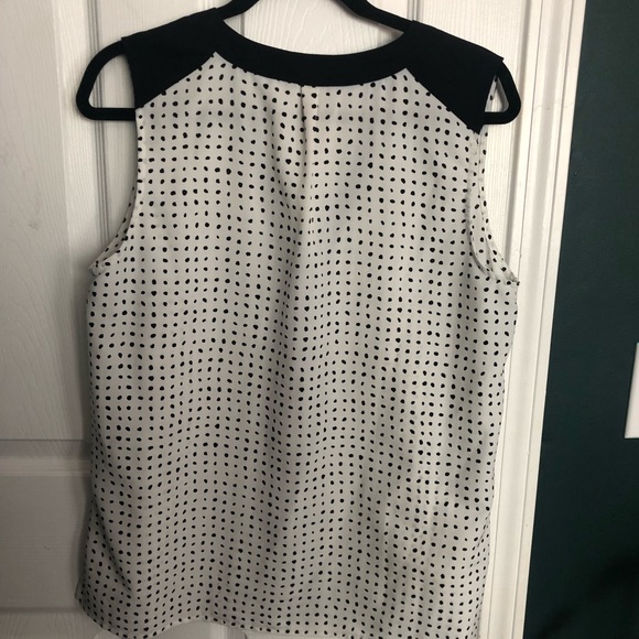 EUC Vince Camuto Polka Dot Sleeveless Top SZ L - Picture 7 of 7